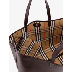 Reversible shopping bag with check pattern