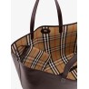 Reversible shopping bag with check pattern