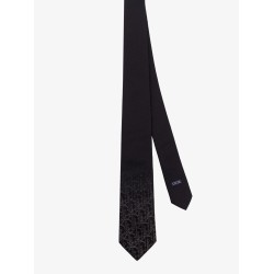 Silk tie