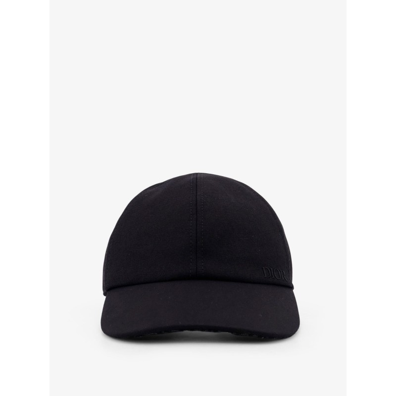 Cotton hat with embroidered logo on the front