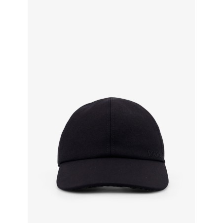 Cotton hat with embroidered logo on the front