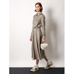 Leather handbag with horsebit detail on the front