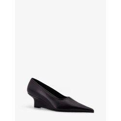 Sharp Wedge leather pumps