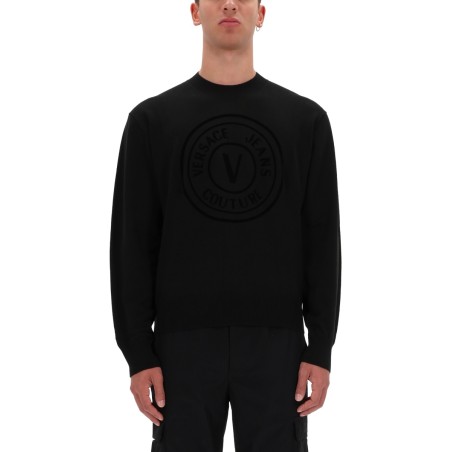 JERSEY WITH V-EMBLEM