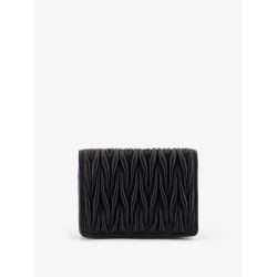 Quilted leather wallet with lettering logo on the front