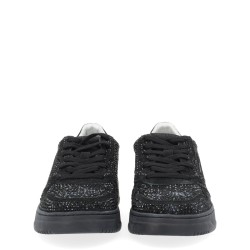 "MEDALIST LOW" SNEAKER