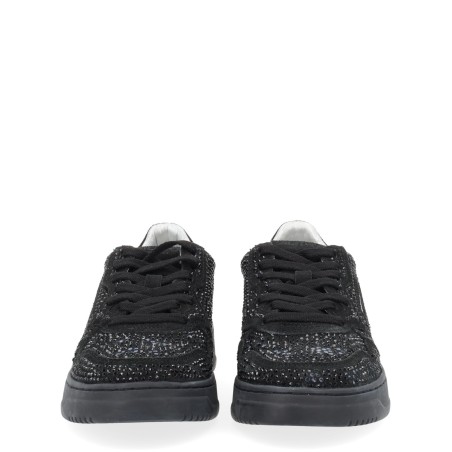 "MEDALIST LOW" SNEAKER