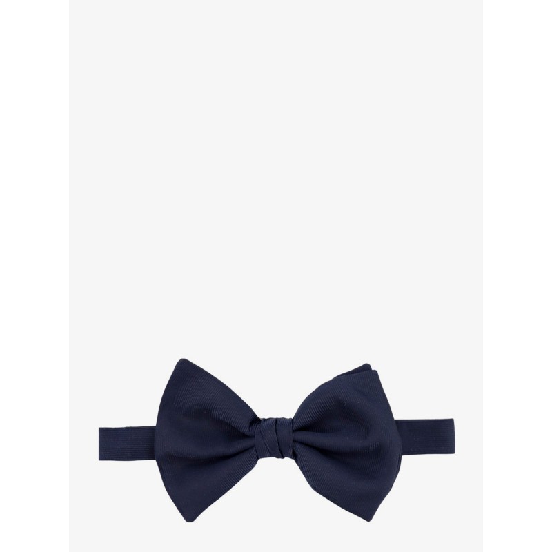 Silk bow tie