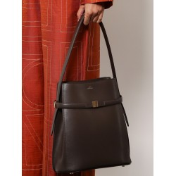Leather bucket bag with strap on the front