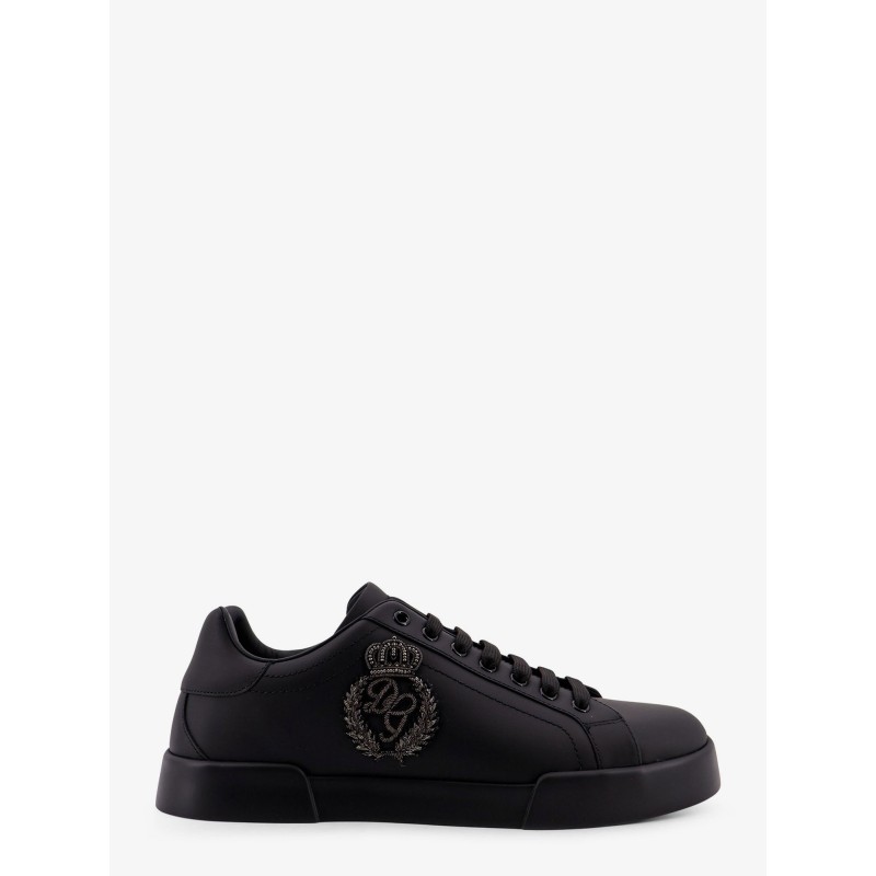 Leather sneakers with embossed side logo