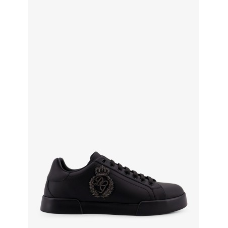 Leather sneakers with embossed side logo