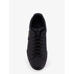 Leather sneakers with embossed side logo