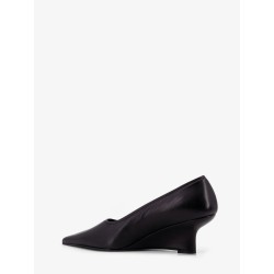 Sharp Wedge leather pump with croco motif
