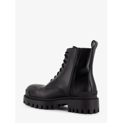 Leather boots with maxi rubber sole