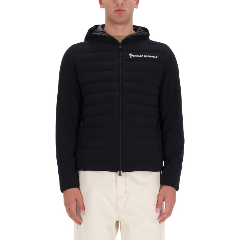 JACKET WITH ZIPPER AND HOOD