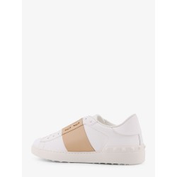 Open leather sneakers