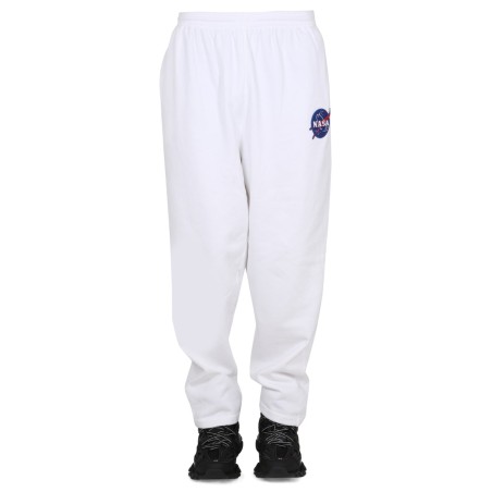 PANTALONE JOGGER CON PATCH