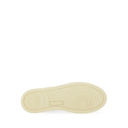 "MEDALIST LOW" SNEAKER