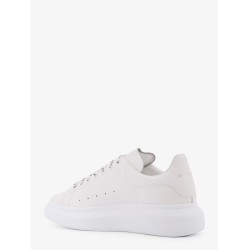 Low-top leather sneakers