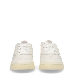 "MEDALIST LOW" SNEAKER