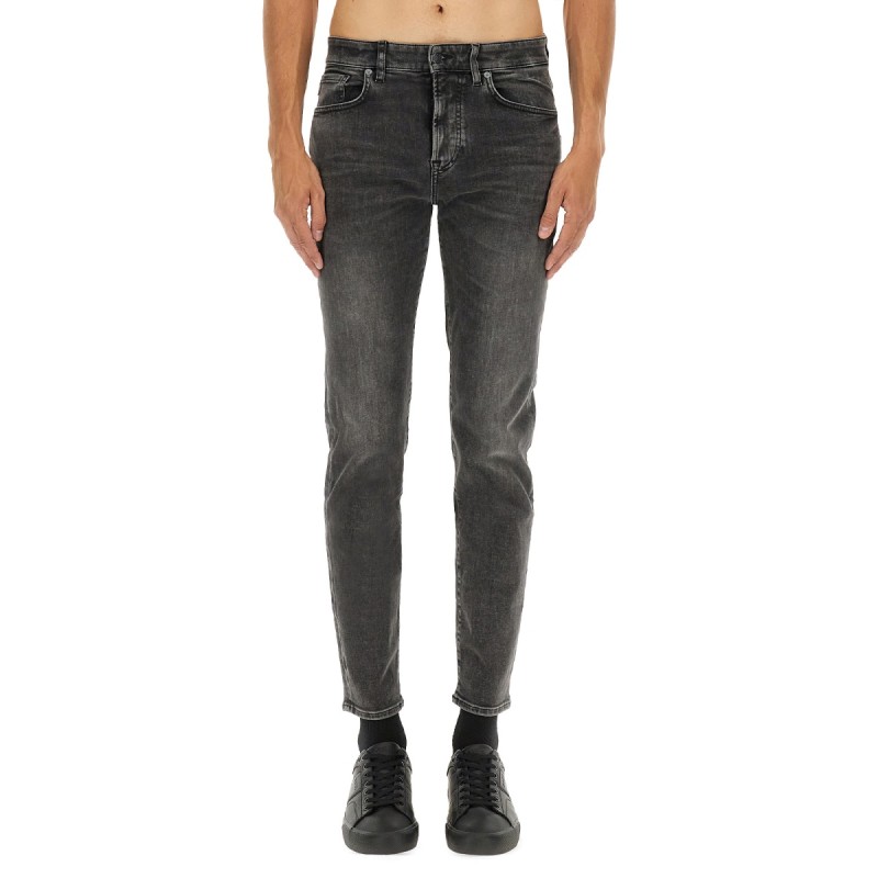 SLIM FIT JEANS PANTS