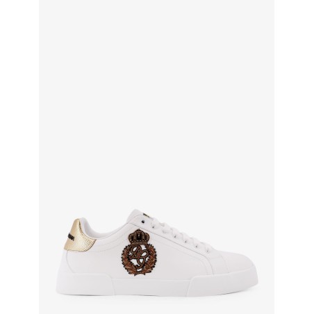 Leather sneakers with iconic patch logo on the side