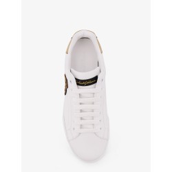 Leather sneakers with iconic patch logo on the side