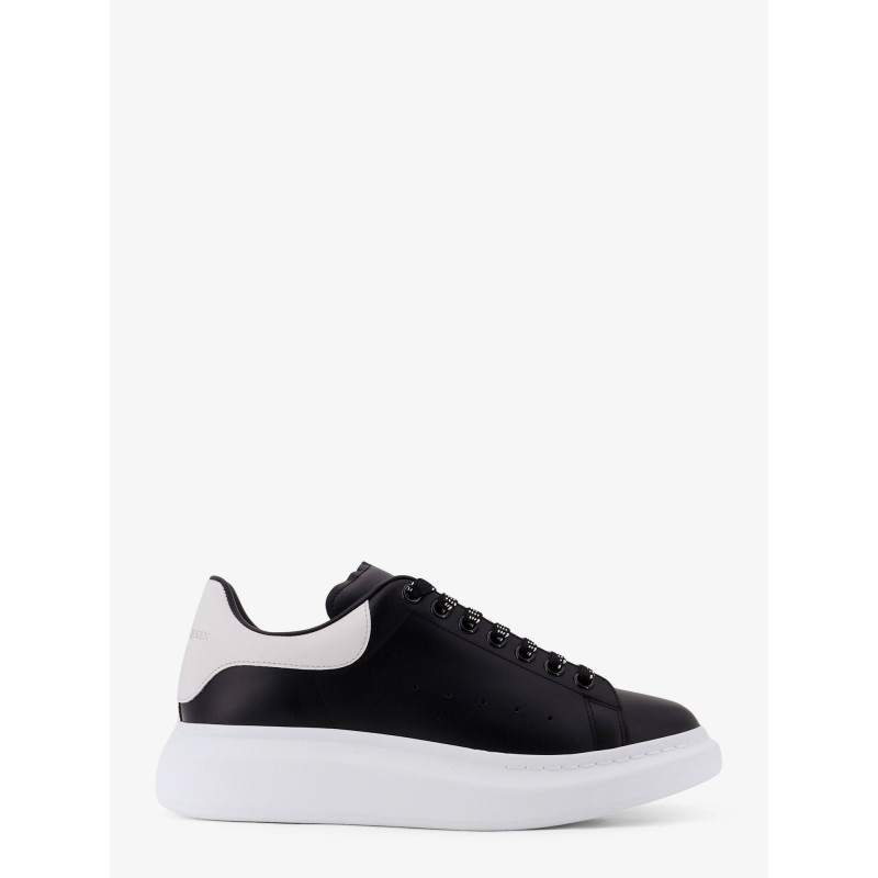 Low-top leather sneakers