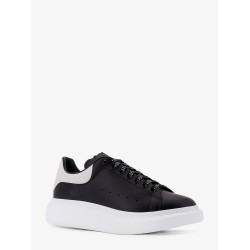 Low-top leather sneakers