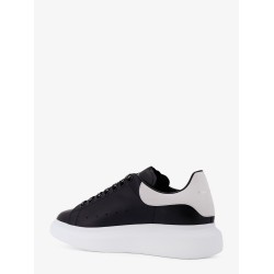 Low-top leather sneakers