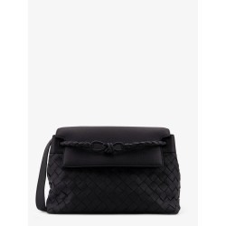 Andiamo leather shoulder bag with Intrecciato pattern