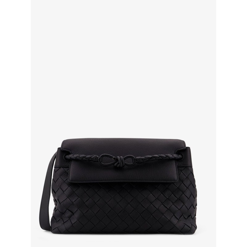 Andiamo leather shoulder bag with Intrecciato pattern