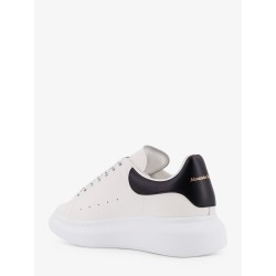 Low-top leather sneakers