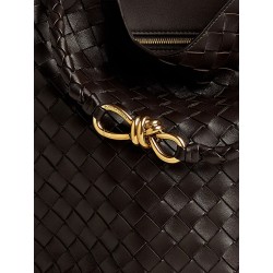 Andiamo Bucket leather crossbody bag with Intrecciato Pattern