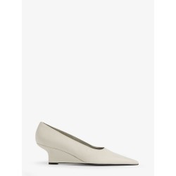 Sharp Wedge leather pumps