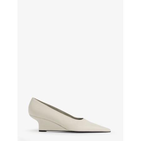 Sharp Wedge leather pumps