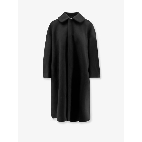 Coat with balloon sleeves