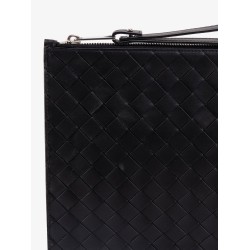 Leather clutch with Intrecciato motif