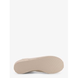 Leather low-top sneakers