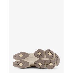 9060 mesh and suede low-top sneakers