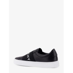 Low-top leather sneakers