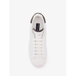 Low-top leather sneakers