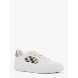 Low-top leather sneakers with check inserts