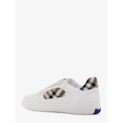 Low-top leather sneakers with check inserts