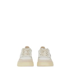 MEDALIST LOW SNEAKER