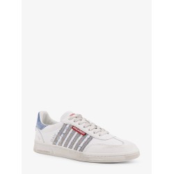 Low-top leather sneakers with denim profiles