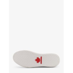 Low-top leather sneakers with denim profiles