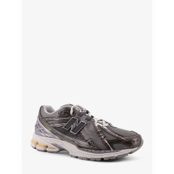 19064 mesh sneakers with logo on the side