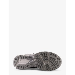 19064 mesh sneakers with logo on the side