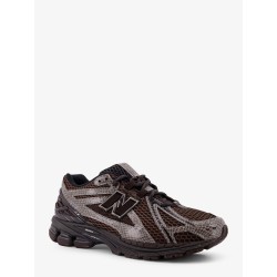 19062 mesh sneakers with logo on the side